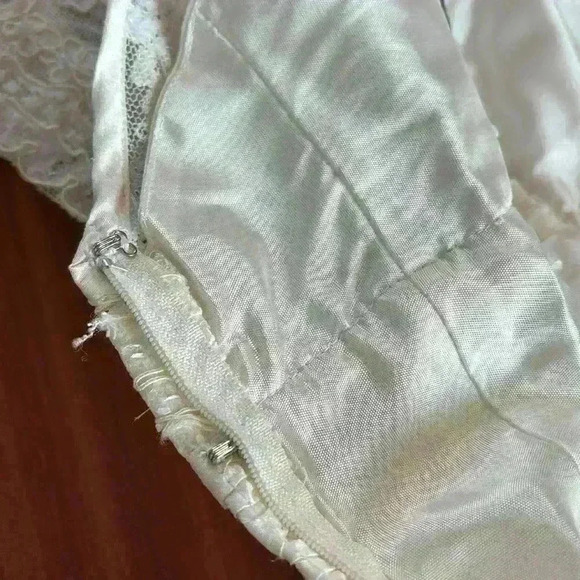 Vintage Alfred Angelo silk gown - Picture 12 of 16